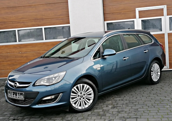 Opel Astra cena 28900 przebieg: 212000, rok produkcji 2013 z Września małe 781